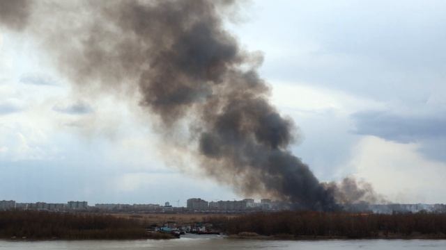 Апрель горит, шашлычник плачет... смотреть онлайн
