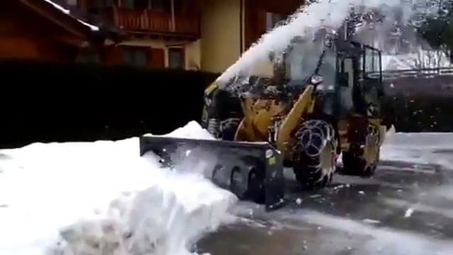 TNX210 Снегоочиститель шнекороторный GFGORDINI на погрузчике CATERPILLAR 908H