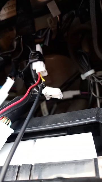 подключение родных камер заднего вида хода к китайской андроид магнитоле.