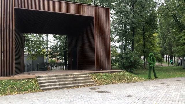 Сквер около станции метро "Дубровка" // ОлимпиадаМузеиПаркиУсадьбы смотреть онлайн
