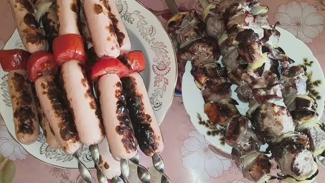 ?"По-царски жить,не запретишь",
вообщем вкусное настроение.