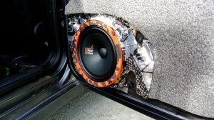 DL-AUDIO Gryphon Pro 165 Neo - установка в гранту лифтбек