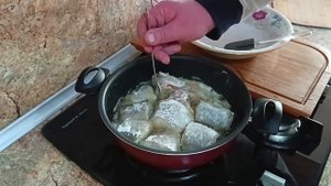 Жареный минтай это не только полезно но и очень вкусно. Секрет приготовления минтая на сковороде.