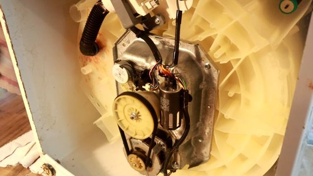 How to fix a Maytag Washing Machine that won't spin, replace the spin actuator and check the clutch смотреть онлайн