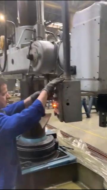 Радиально сверлильный станок VRM 50А смотреть онлайн