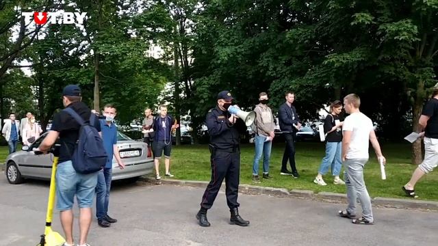 Милиция просит людей разойтись в 19 часов смотреть онлайн