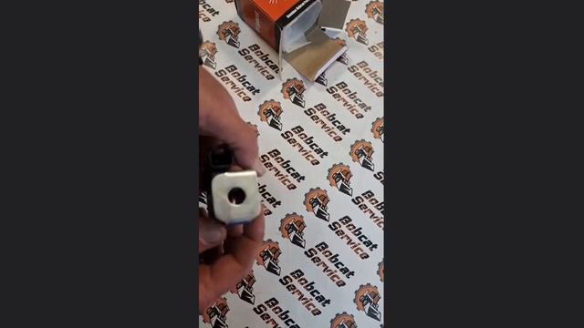 Соленоид вентилятора 6698065 Bobcat смотреть онлайн