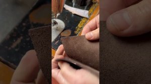 Швейная машинка ПМЗ 1а с роликом шьёт кожу толстой ниткой