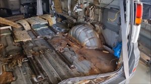 Ниссан Эльгранд - восстановление кузова от ржавчины.