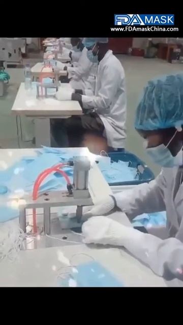 Видео о работе полуавтоматической машины для сварки масок зарубежными клиентами смотреть онлайн