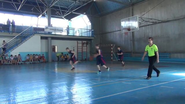 Баскетбол U-13. "ДЮСШ"(Новая Каховка) - "ДЮСШ"(Каховка) 28.04.2018 (2 ч.) смотреть онлайн