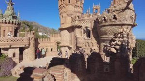 Пешеходная экскурсия по Кастильо Коломарес - архитектурному чуду Испании