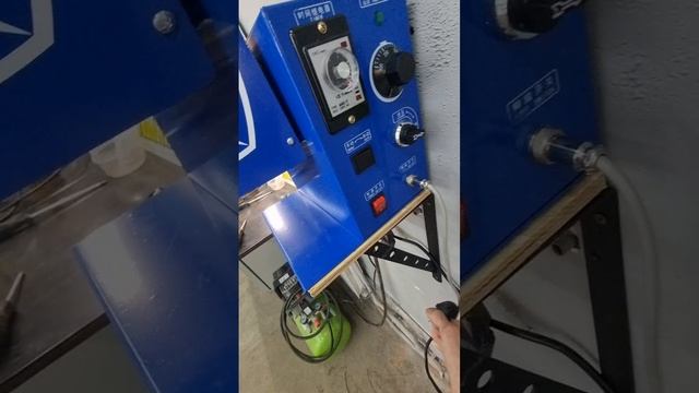 Экструдер для герметика фар. Инструкция