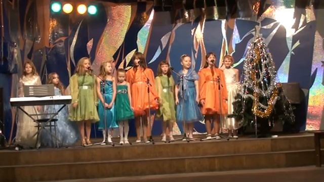 У Федорки. Ансамбль МЕЧТА. Школа искусств Т.Бурцевой. 2008 год. смотреть онлайн