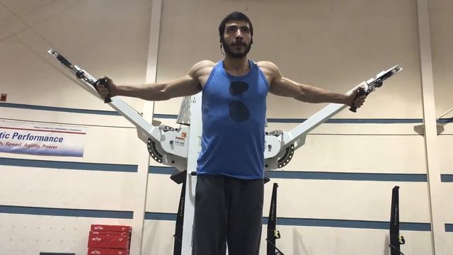 Cable chest fly смотреть онлайн