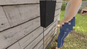 School Boy Runaway бятя писсает на стенку дома на улице во время наказания пробежка во круг дома