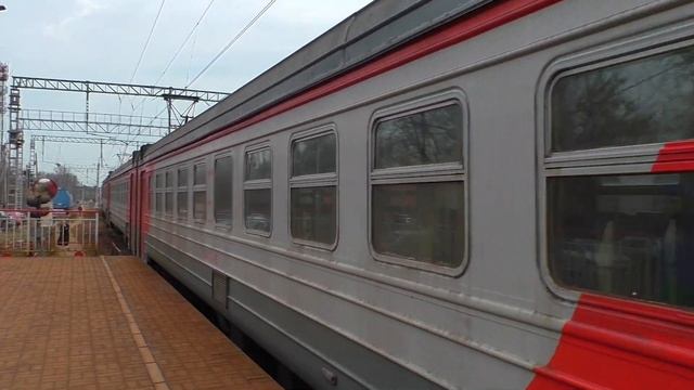 "Едет на посадку!" Электропоезд ЭД4М-0123 сообщением "Купавна - Апрелевка" смотреть онлайн