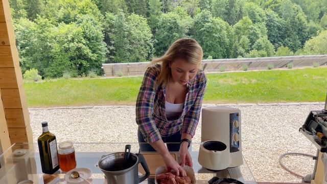 Karczek z grilla, sekret na idealny i miękki karczek, zdradza #panizmięsnego + zielony dodatek. смотреть онлайн