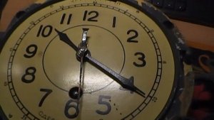 Судовые , каютные часы.