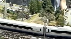 Электропоезд Сапсан в гранд макет