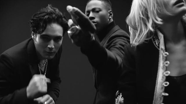 Descubre Paco Rabanne смотреть онлайн