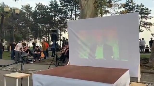 Протестующим показывают мини фильм, собранный из предвыборных общений Бжания смотреть онлайн