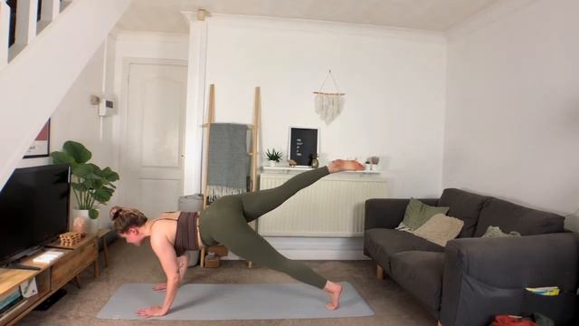 ARM BALANCE VINYASA FLOW | 45 minute Intermediate Yoga Flow | Sæunn Rut / SR Yoga смотреть онлайн