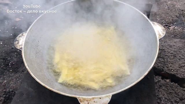 В СИБИРИ ЖАРИМ ВСЕГДА ТАК! Самая вкусная! Любимый рецепт из моего детства! Таджичка готовит. смотреть онлайн