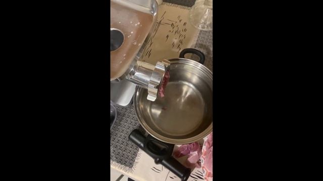 «2кг мяса за 1 минуту. Хорошая мясорубка» Сергей И. Покупатель OZON|Мясорубка М905 смотреть онлайн