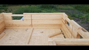 Строится дом из бруса 8х9 м