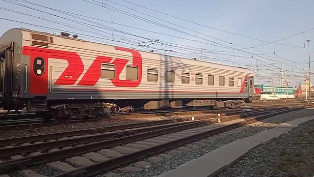 ТЭМ18ДМ-260 с пассажирским вагоном