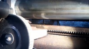 Продольная подача в токарном.