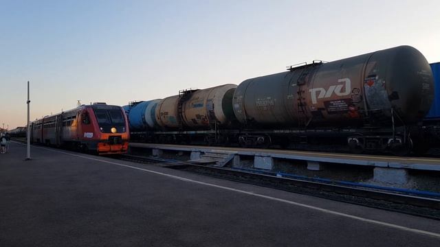 Рельсовый автобус РА2-076 из Смоленска, теперь Дёмский. #train #жд #железная #железнаядорога #train смотреть онлайн