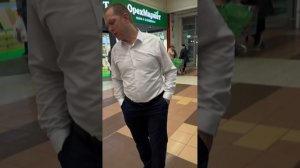 Борзые охранники в Ашан Химки.