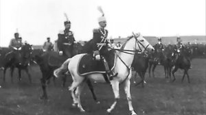 Иде Пера јаше коња бела