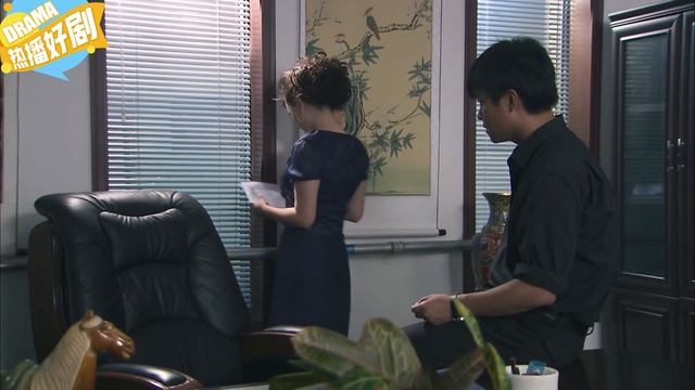 農村小夥進城打工，被女老板相中，帶他見識有錢人的生活！ смотреть онлайн