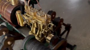 Стимпанк-автоматон, с приводом от миниатюрного парового двигателя