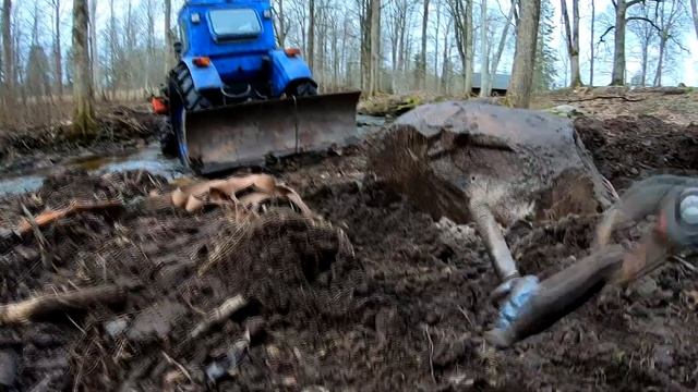 T-40 AM tractor vs huge boulder rock