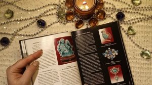 АСМР 📔 Читаю книгу про драгоценные камни 💎