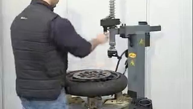 Sicam Falco AL520 - Mototcycle Tyre Changer смотреть онлайн