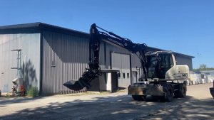 Köp Hjulgrävare Hidromek HMK 140W med tiltrotator och redskap på Klaravik