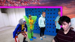 ВЛАД А4 100 ЭКСТРЕМАЛЬНЫХ КНОПОК с КЛОУНОМ ! РЕАКЦИЯ НА ВЛАДА А4