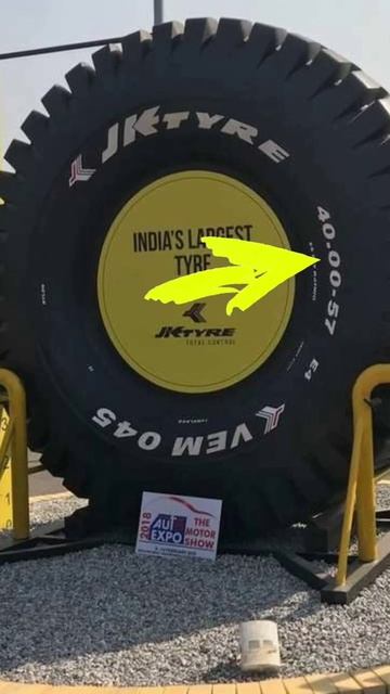 ये है भारत का सबसे बड़ा टायर | Largest tyre in india смотреть онлайн
