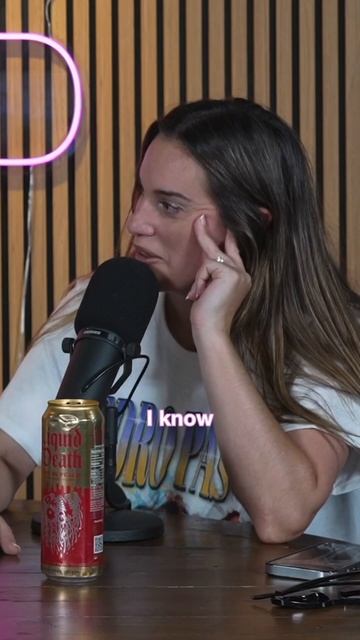 Is Cardi B a Yankee? #podcast #comedian #nyc #comedy #reels #shorts #cardib #funny #lasagna #italia смотреть онлайн