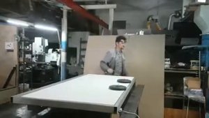 Напольный люк АМО с электроприводом (аварийное открывание)