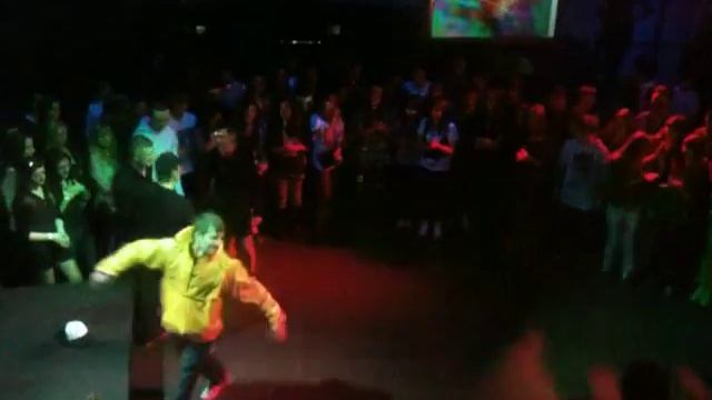 Клуб НЛО.Проект CRAZY SHOW OF STARS.Сиамские Белки! смотреть онлайн