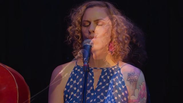 Jacqueline Gawler Live - Flor De Lis (Djavan) смотреть онлайн