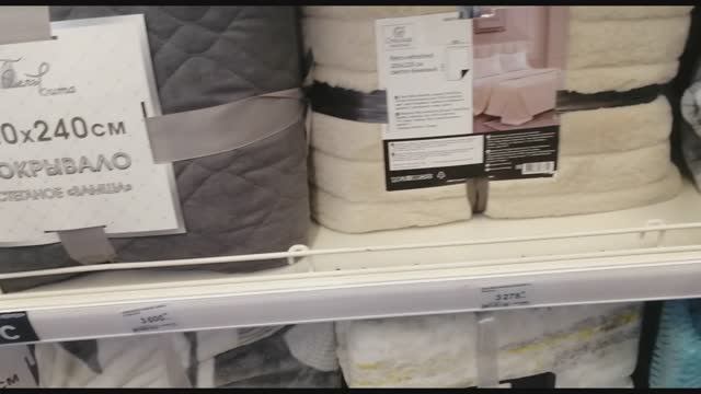 Выбираем Подарок  сестре 🎁 Украсили двор гирляндой 🎄Наряжаем ёлку #новыйгод #подарки #влог