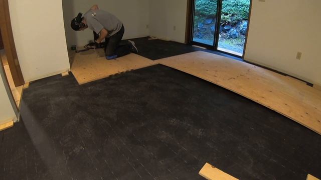 Plywood Subfloor Install Over Concreat смотреть онлайн