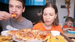 ДОЛГОЖДАННЫЙ МУКБАНГ ВТРОЁМ 😊😉ПИЦЦА, НАГГЕТСЫ, ФРИ/MUKBANG HALK FAMILY ЕДА